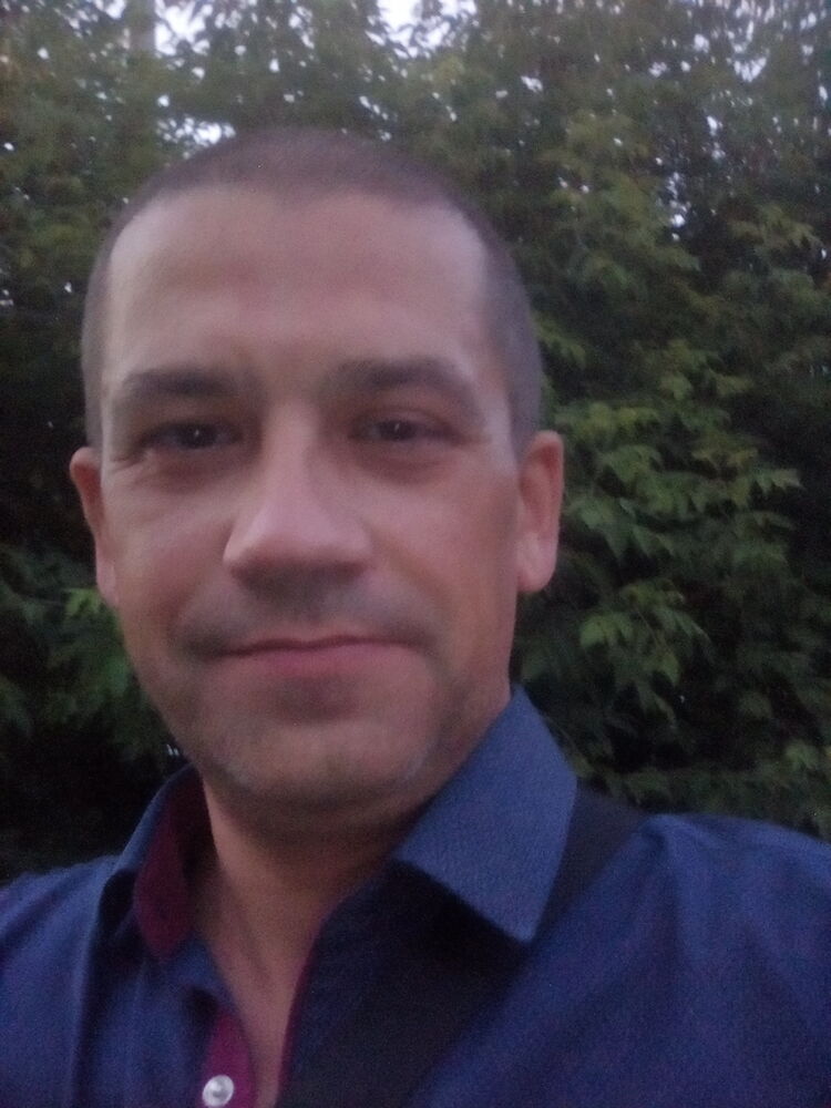  25038940  Oleg, 46 ,    