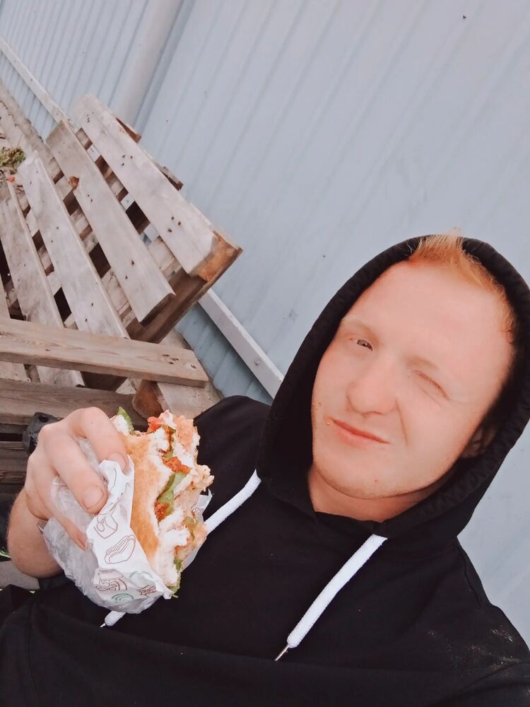  35804240  Alexey, 25 ,    