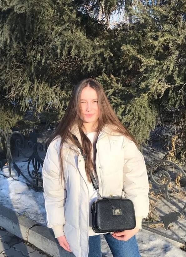  43412510  Alina, 26 ,    