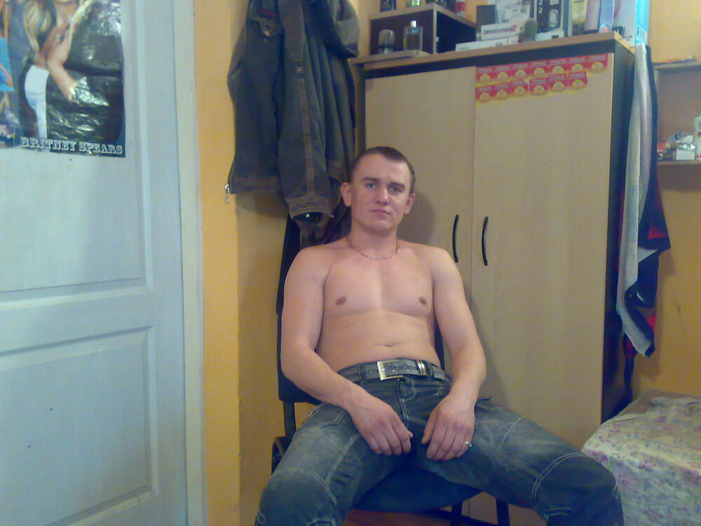  9359370  Sergij, 40 ,    