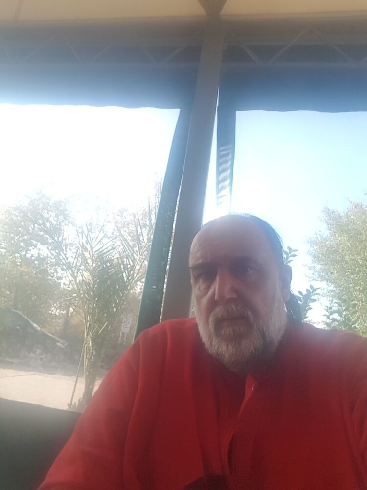   ,   Yonko, 54 ,   ,   , c 