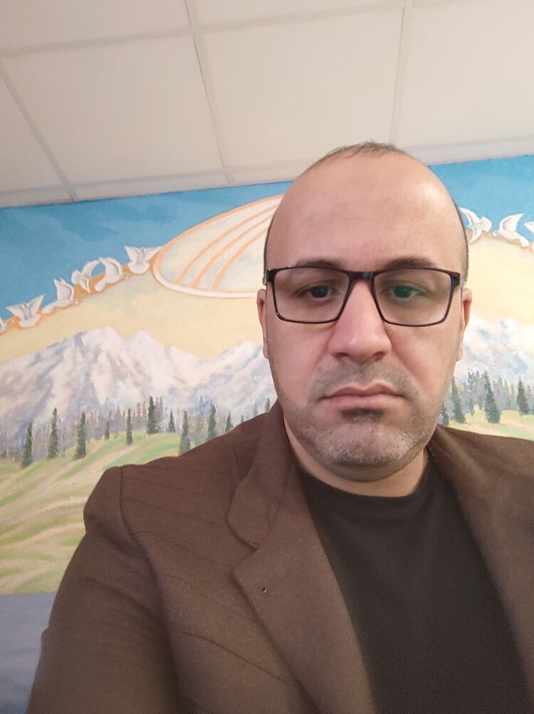  31335180  Safaa, 44 ,    