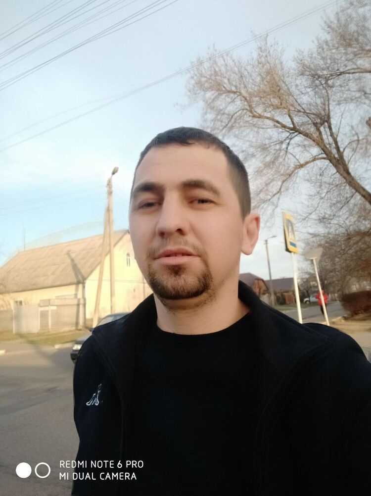  42406070  Vitali, 39 ,    