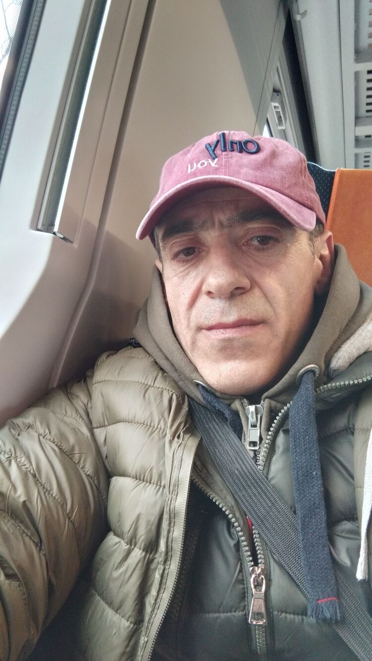  34281190  Alex, 51 ,    