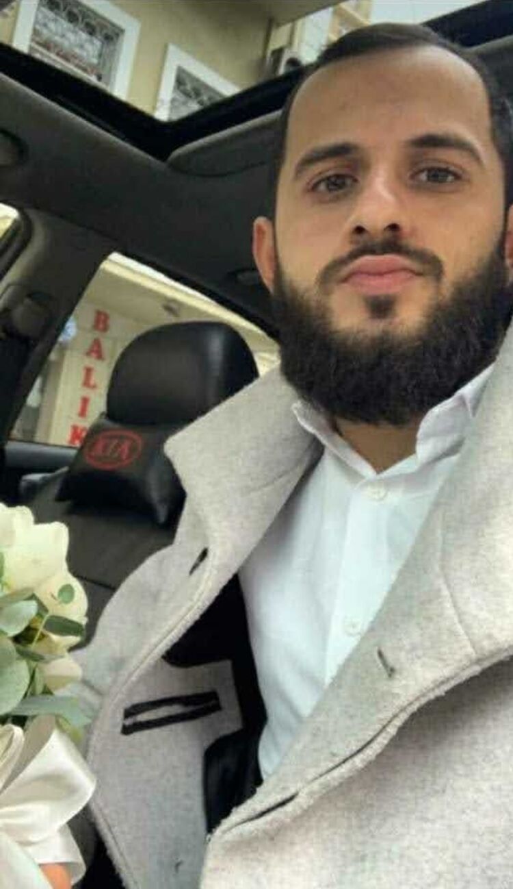  48583220  Faxa, 31 ,    