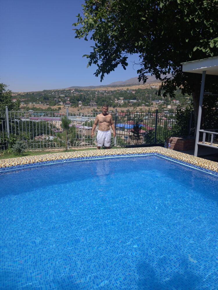  36319530  Rustam, 60 ,    