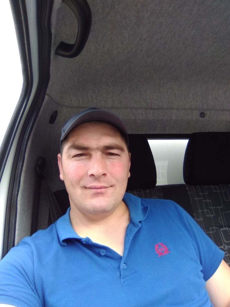  -,   Artem, 40 ,   ,   , c 