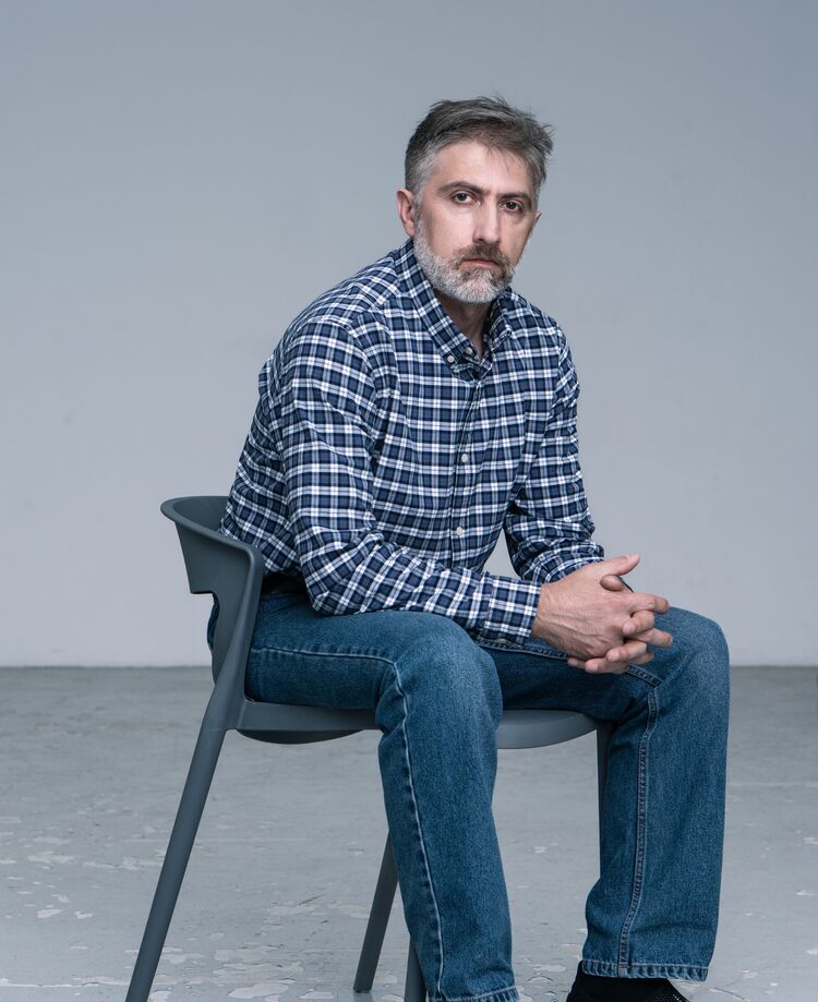  54664870  Gela, 46 ,    