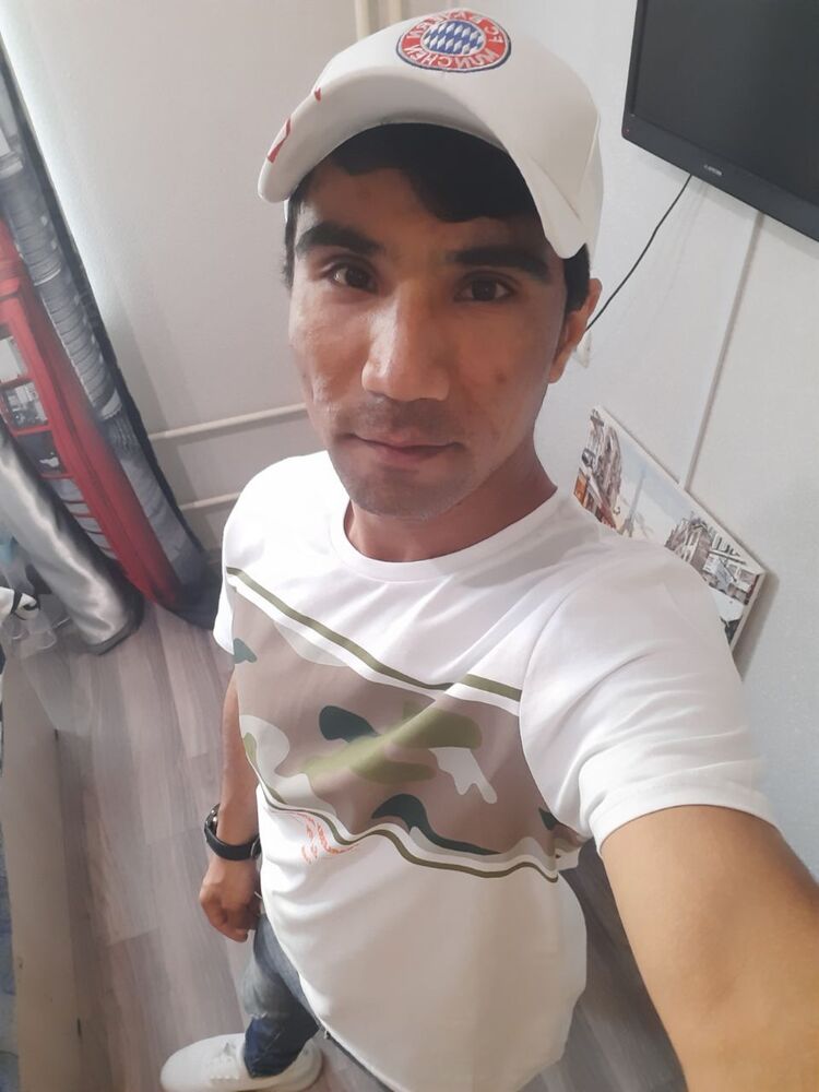  30661070  Boris, 34 ,     