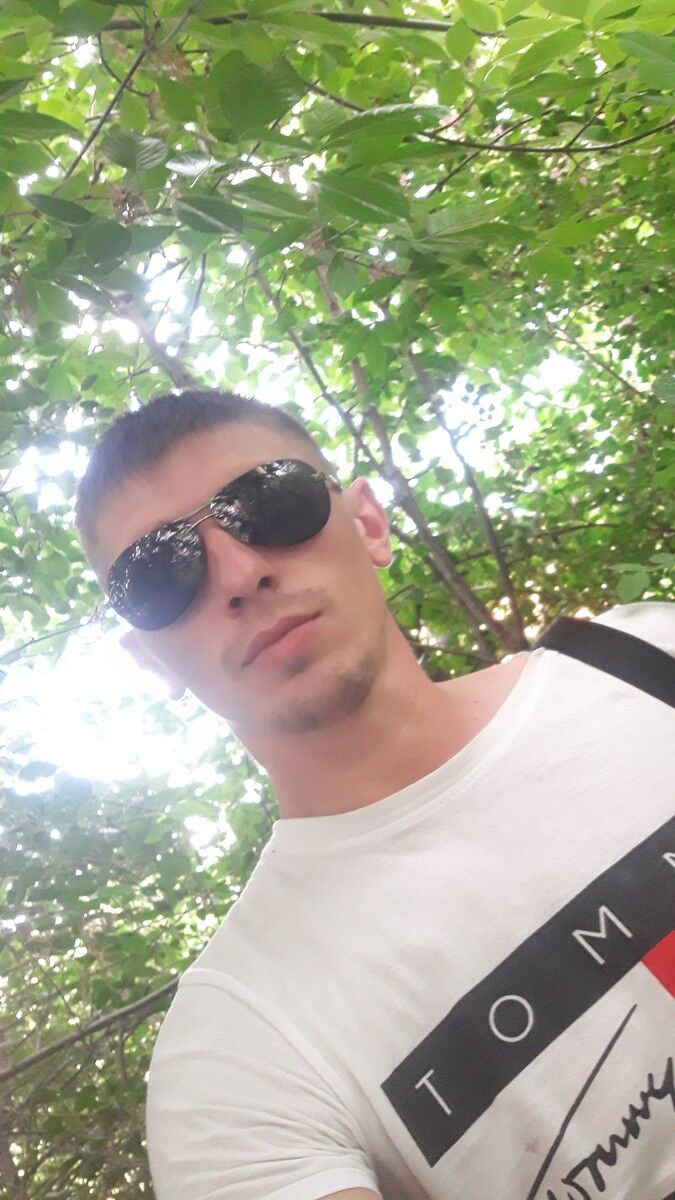  ,   Anatolij, 33 ,  