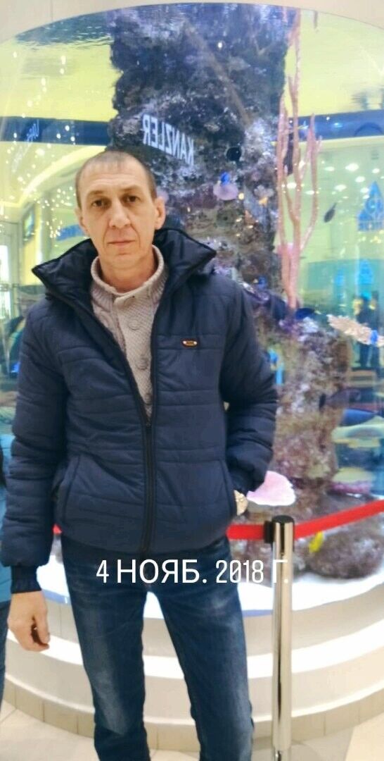  21297980  Aleksei, 51 ,    