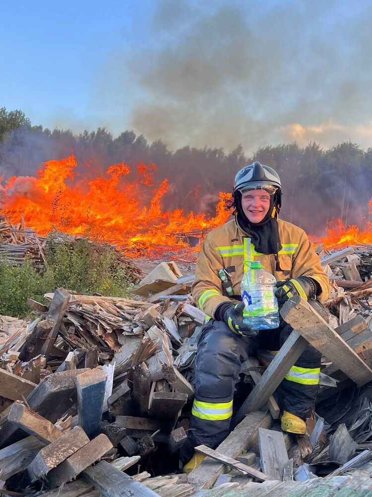  -,   Nikita, 21 ,   ,   