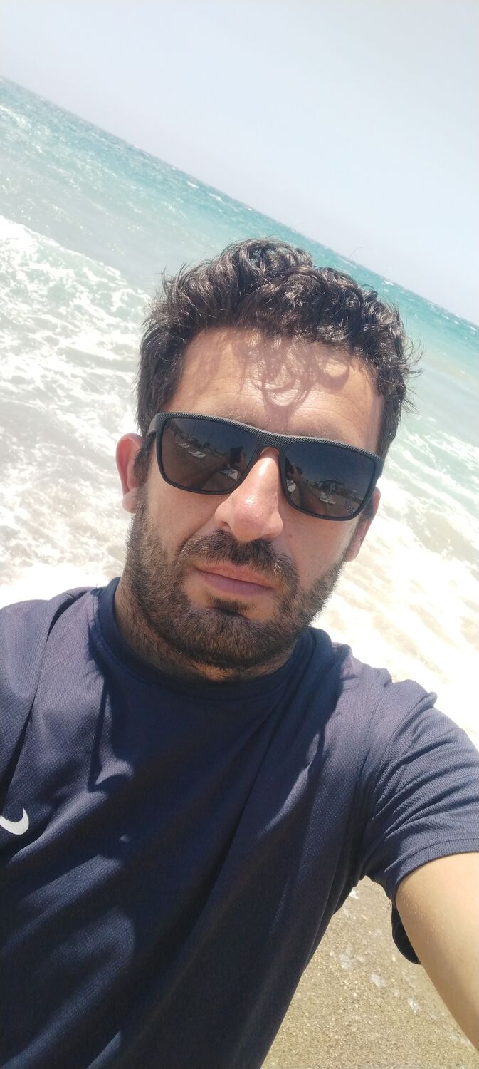  44808660  Sedat, 32 ,    
