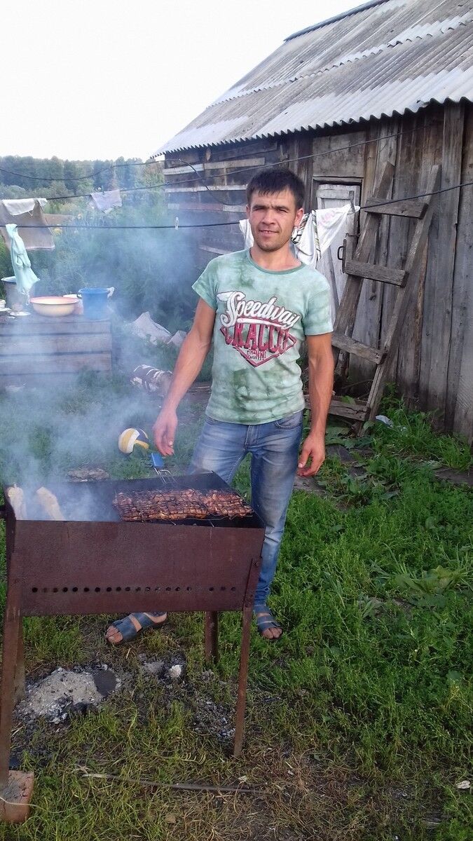  10652190  Yura, 39 ,    