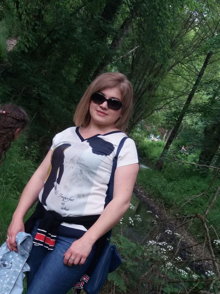  Beaucouze,   Isabella, 44 ,   ,   , c 