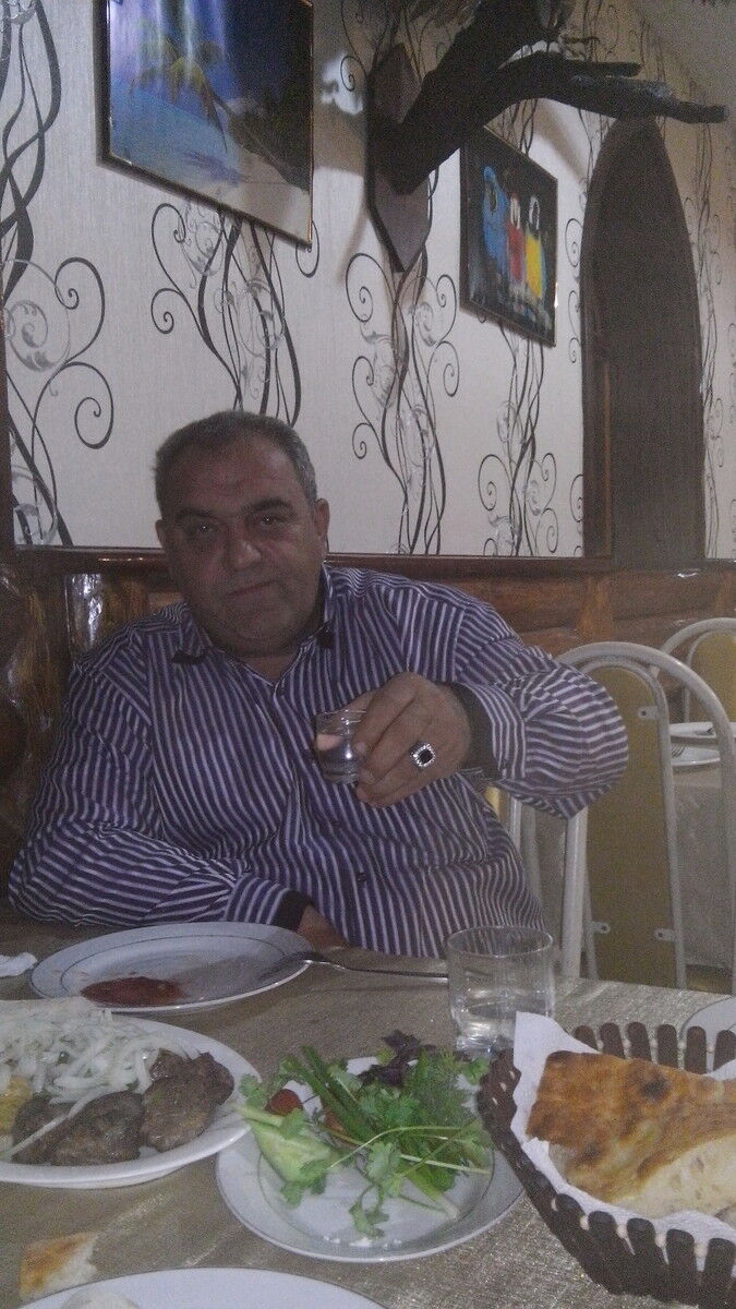  14392140  Parviz, 53 ,    