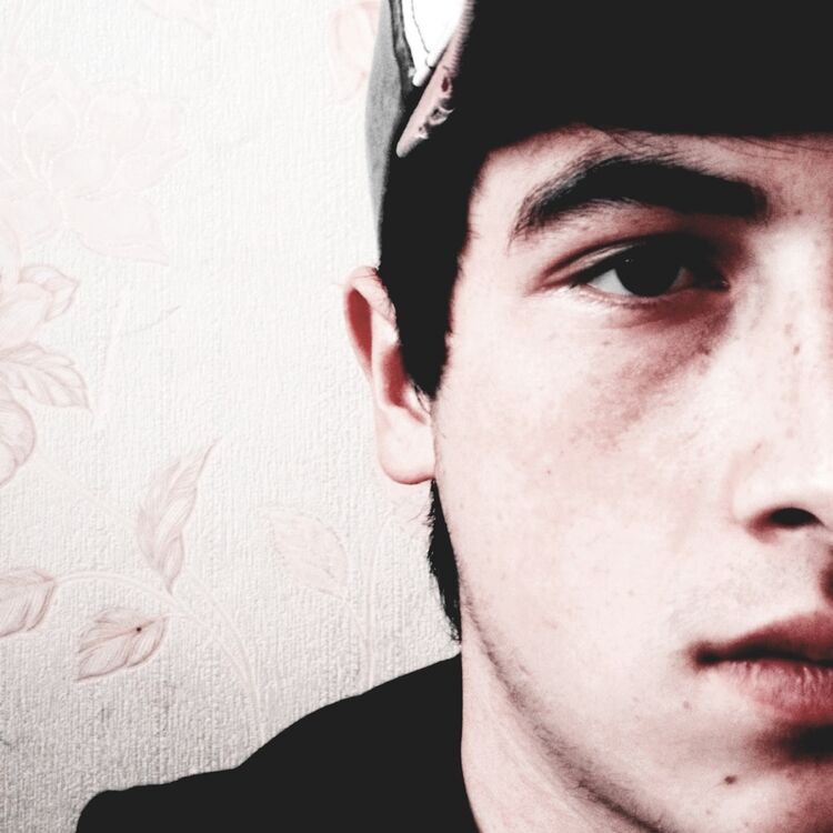  26775970  Ramil, 25 ,    