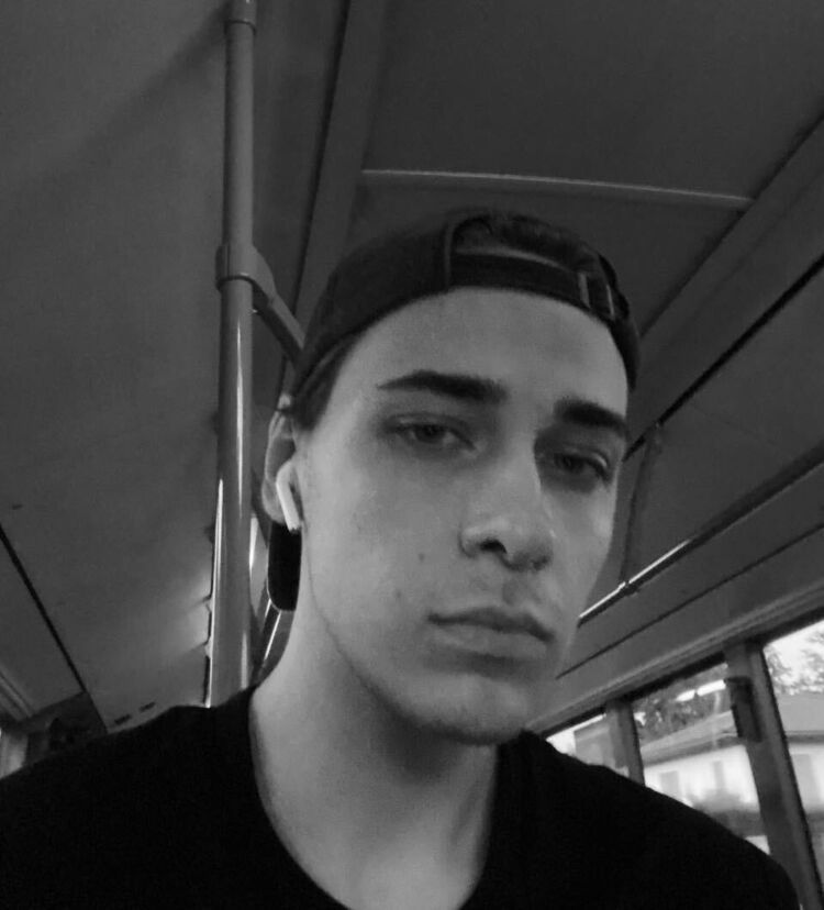  Geneve,   Roman, 22 ,     