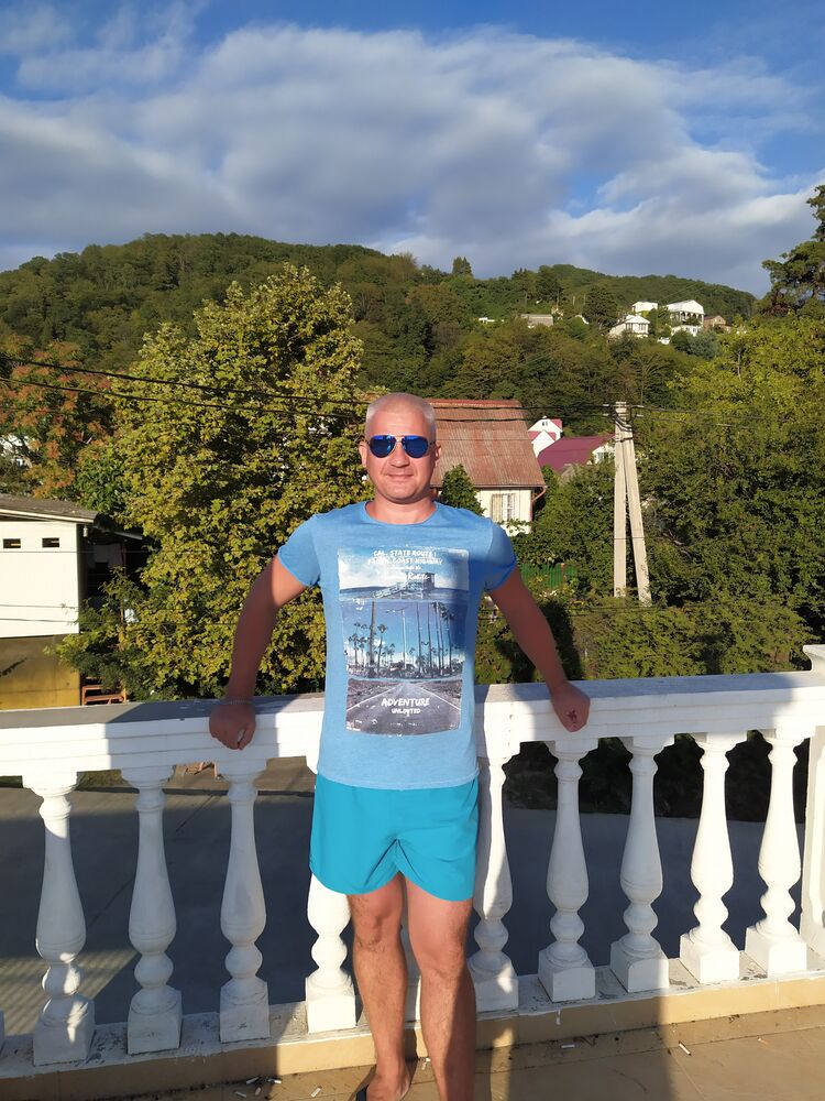  ,   Denis, 44 ,   ,   