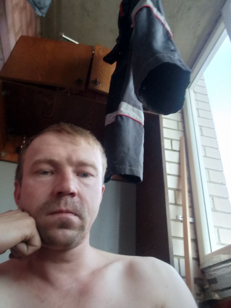  44291810  Alexander, 34 ,    