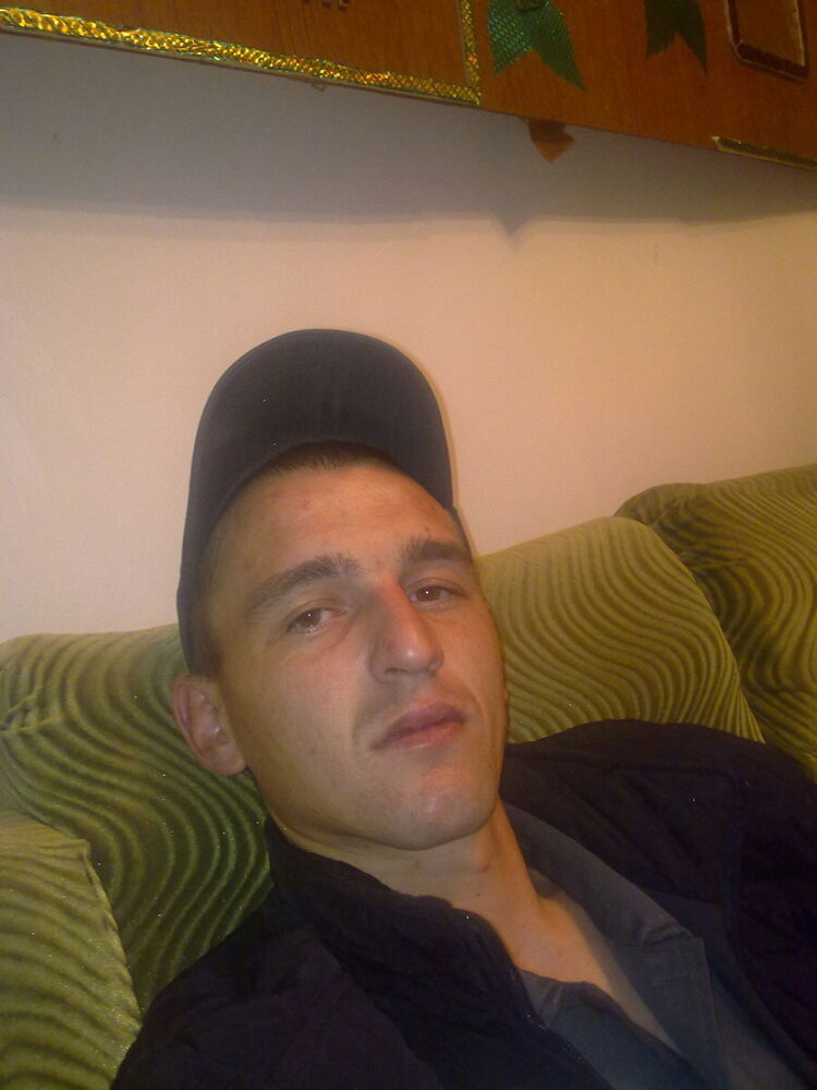  8674680  Andrei, 37 ,    