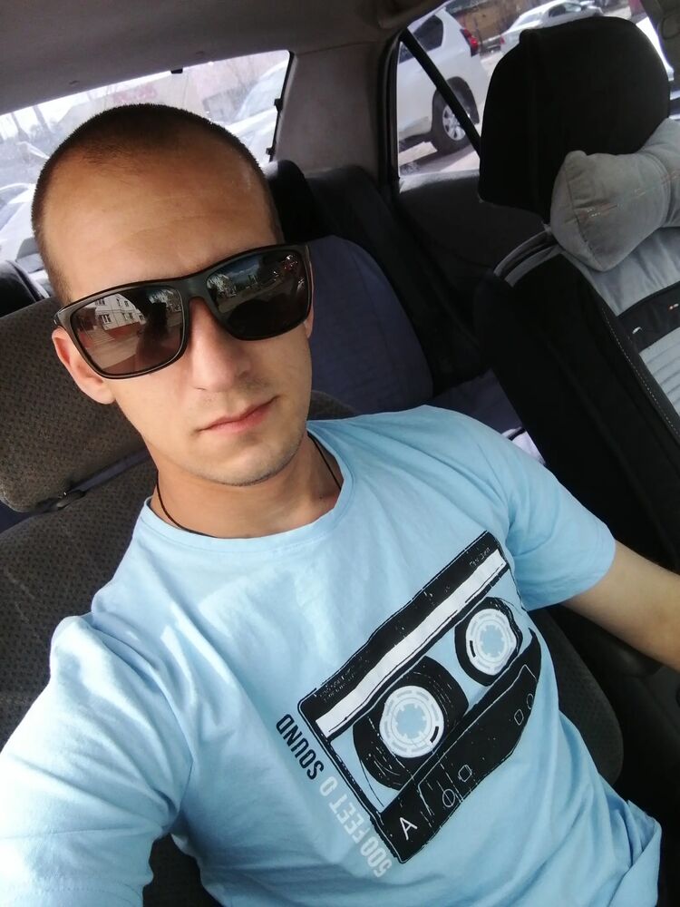  43232440  Anton, 29 ,    