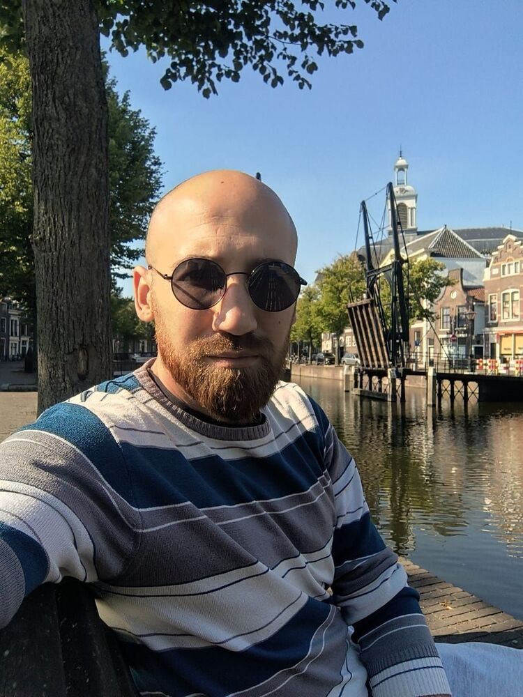  54423860  Aliyev, 34 ,    