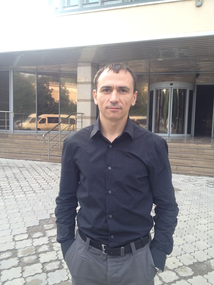  6077920  Vetali, 44 ,    