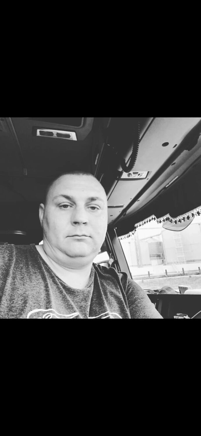  31748810  , 41 ,    