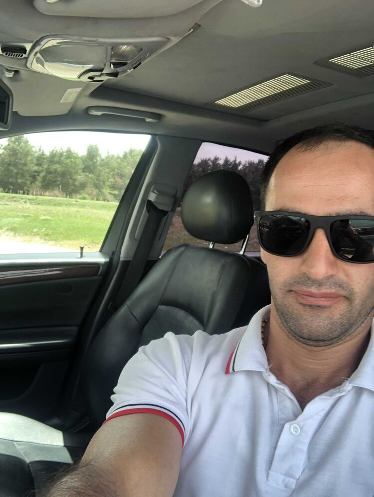 ,   Vahan, 33 ,   ,   