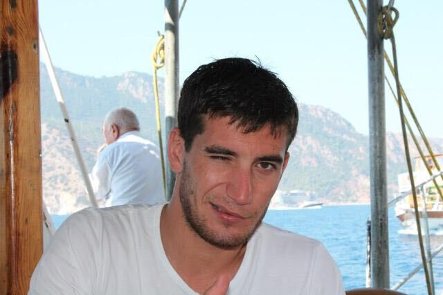  27009360  Adam, 35 ,    