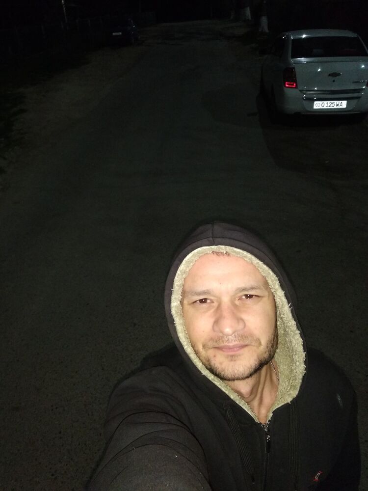  18282610  Alex, 36 ,    