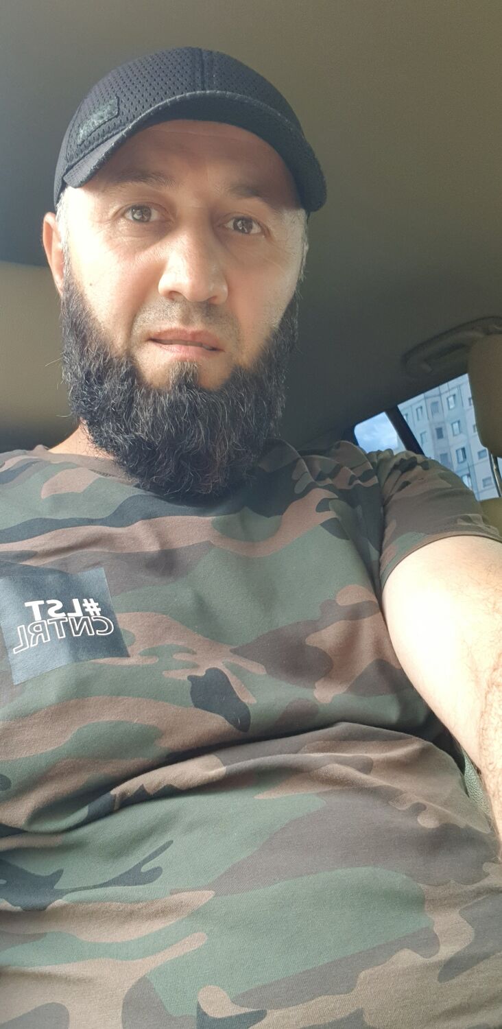  45177430  Ali, 40 ,    