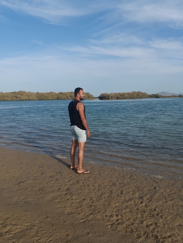  44517680  Mohamed, 33 ,    