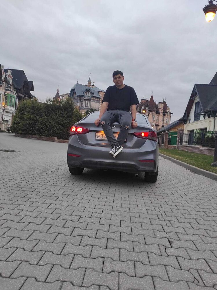  27345290  Marat, 24 ,    