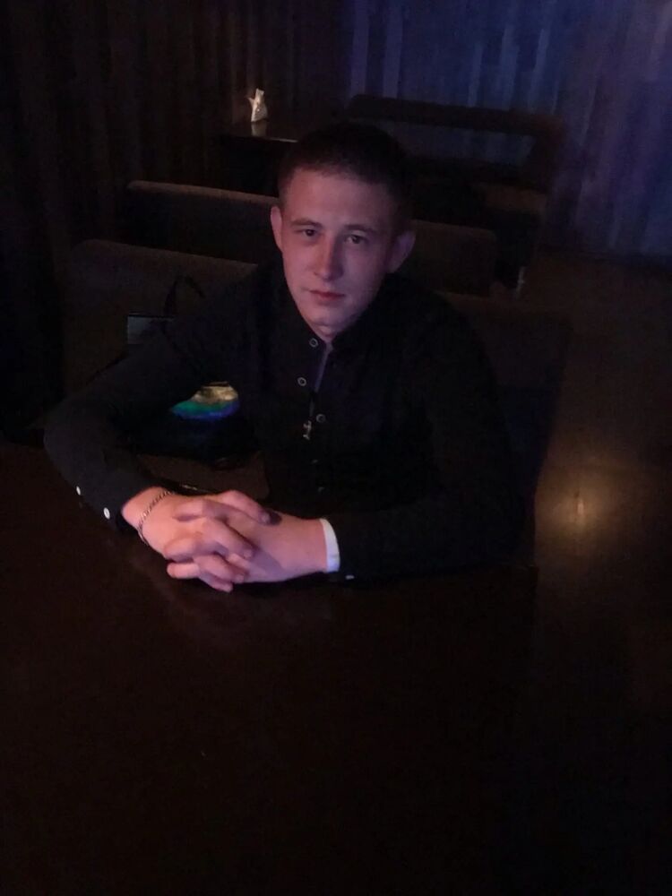  35930080  Artem, 27 ,    