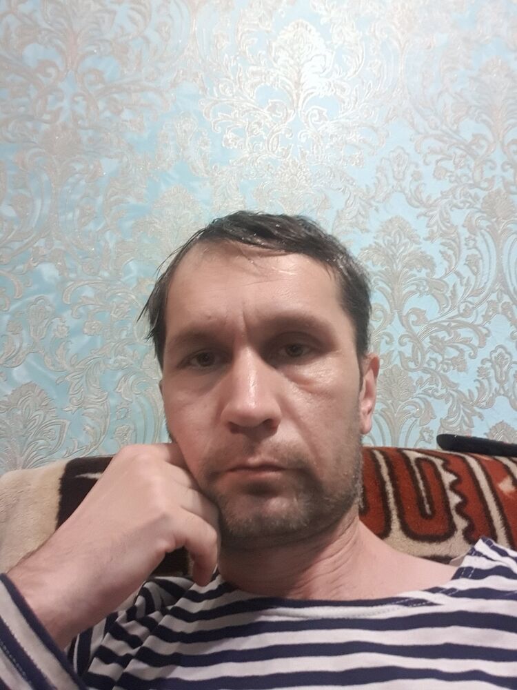  31935380  Denis, 39 ,    