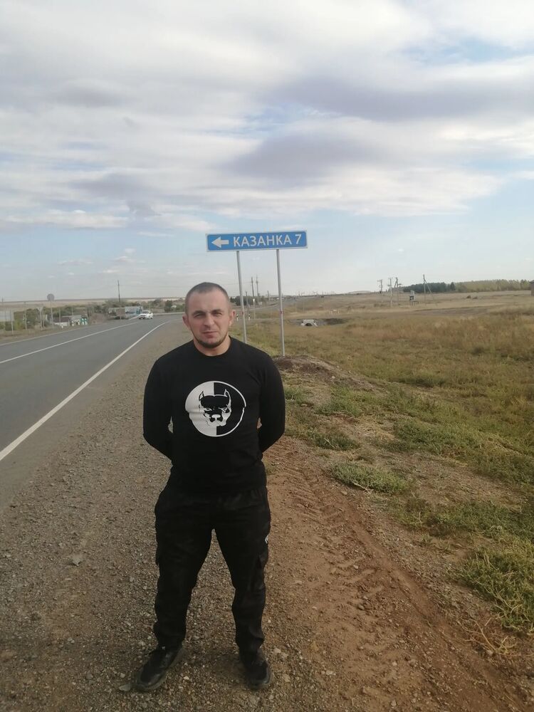  ,   Igor, 34 ,   