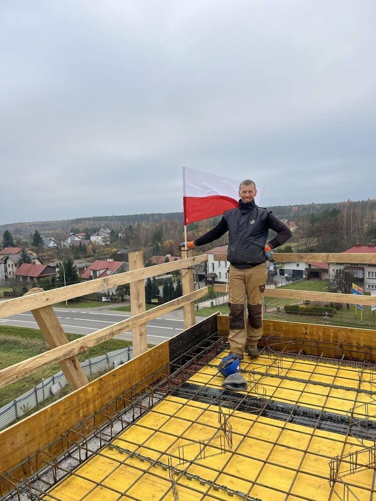  54408700  Andrii, 49 ,    