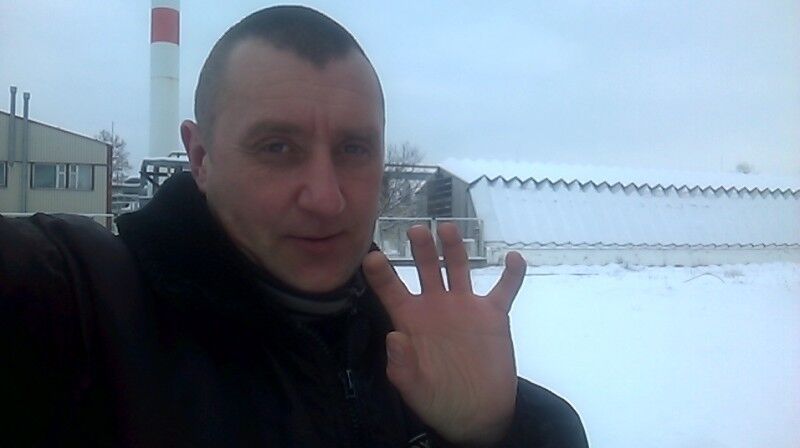  14960490  Denis, 40 ,    