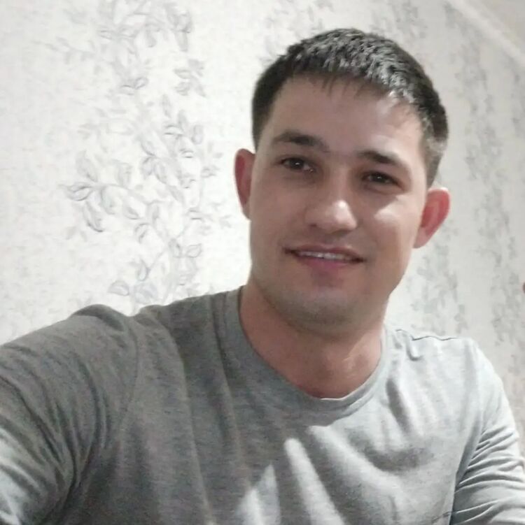  44458410  Ivan, 34 ,    