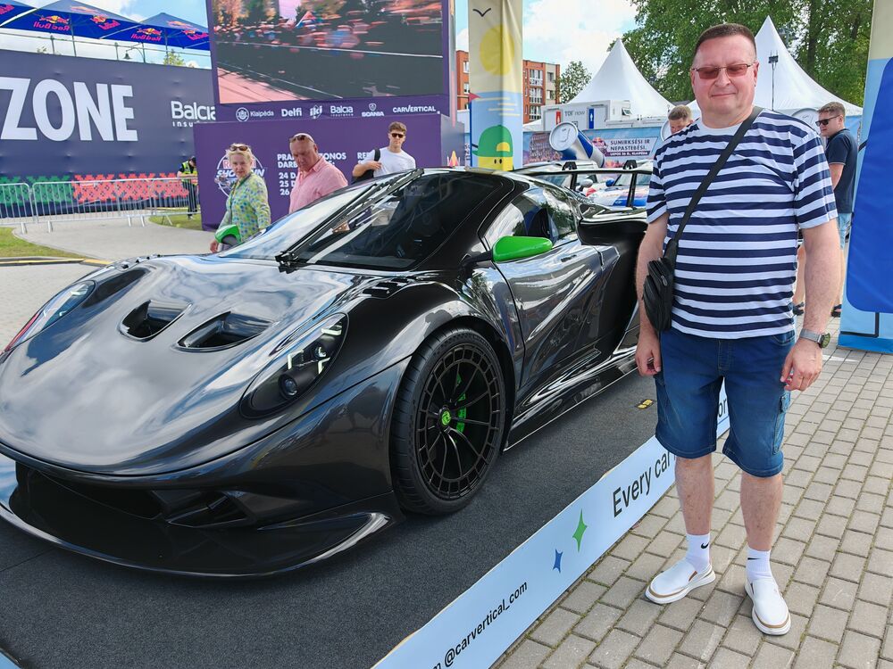  54016770  Saulius, 52 ,    Abbots Langley