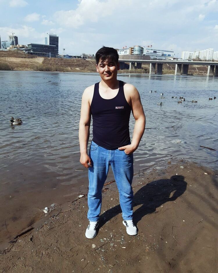 ,   Elbek, 27 ,   c 