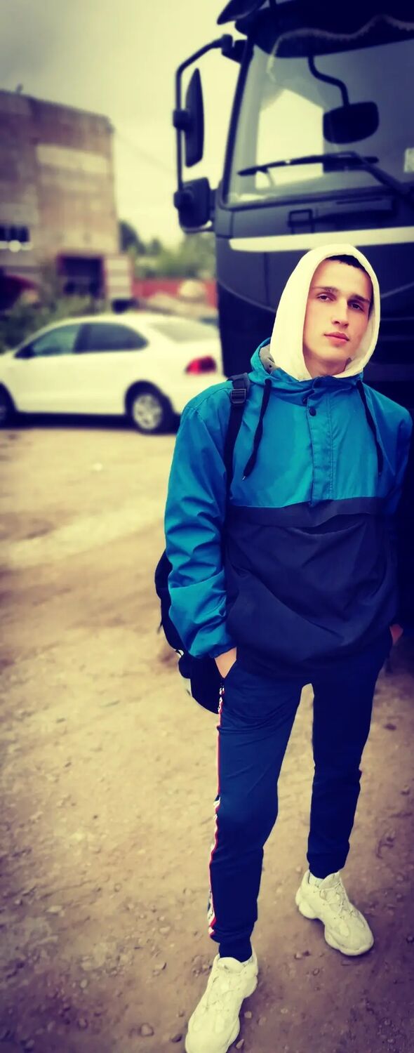  27062230  Gera, 26 ,    