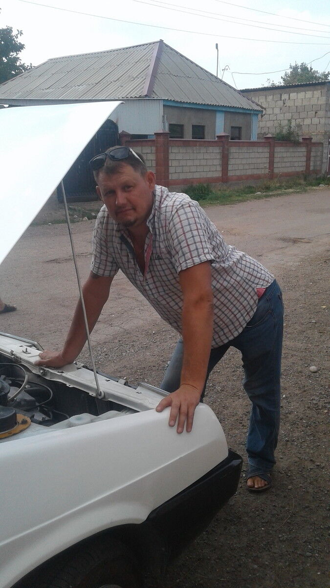  19072820  Sergo, 49 ,    