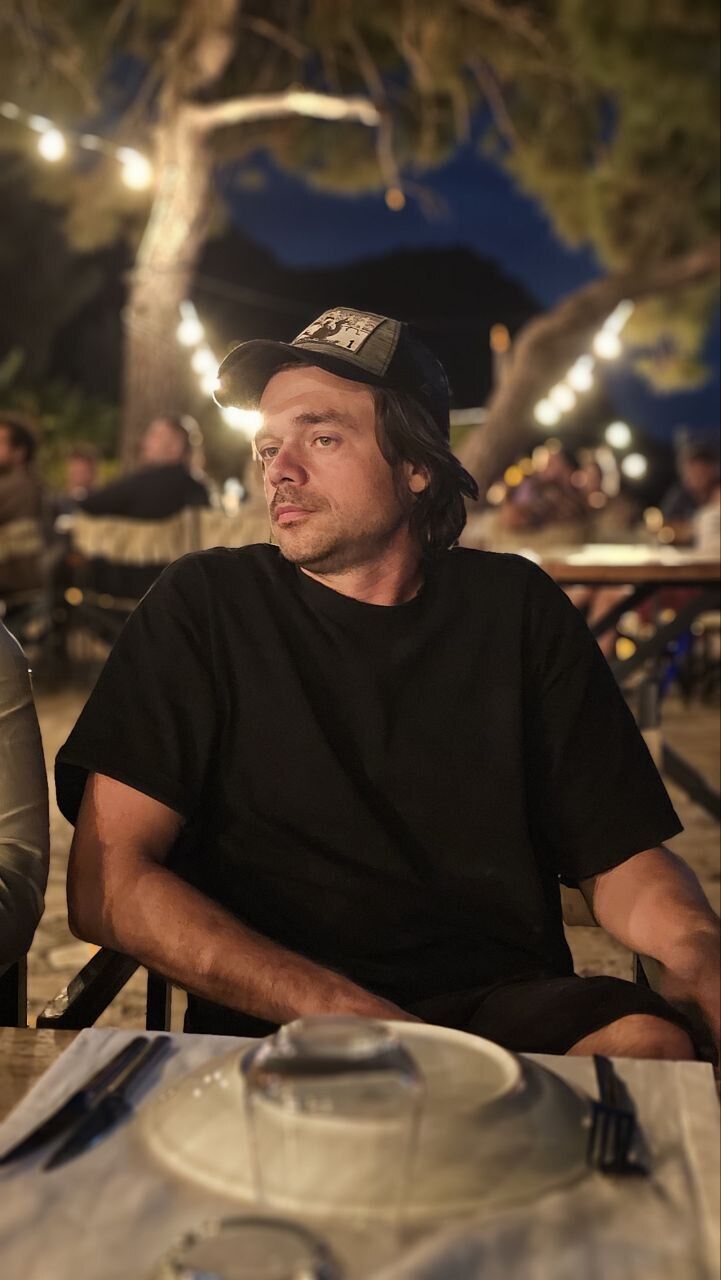  ,   Anton, 37 ,   ,   