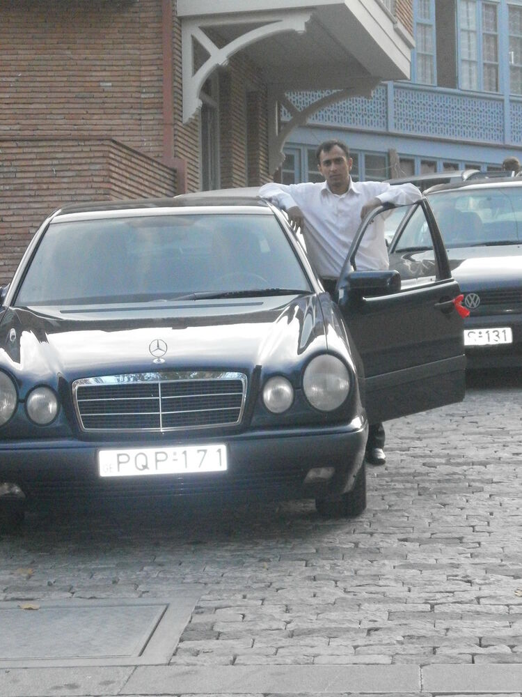  4863610  Robert, 44 ,    