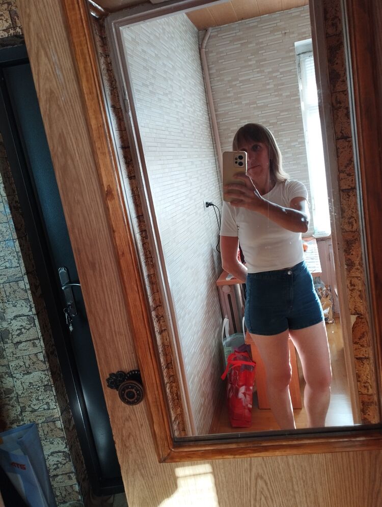  ,   Olya, 42 ,     
