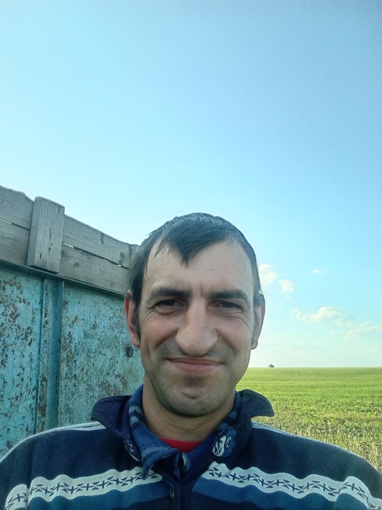  44357670  , 37 ,    