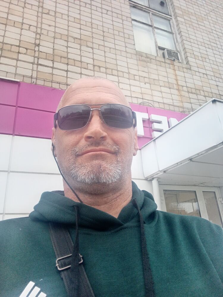  50626250  Roman, 46 ,    -